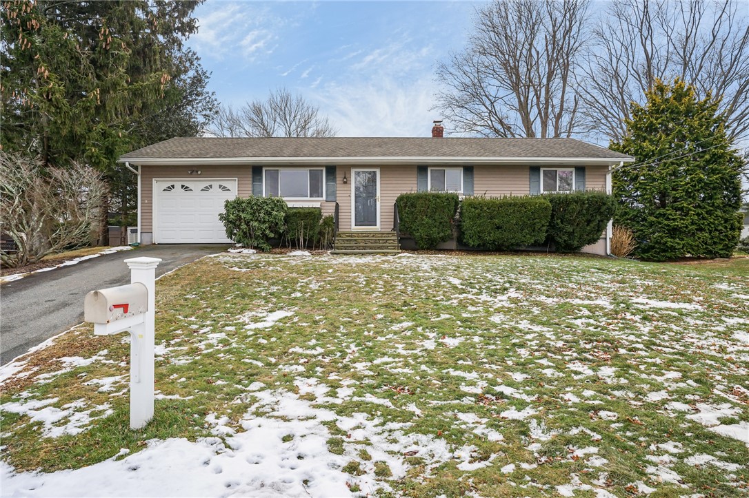 4 Phillips Avenue Middletown, RI 02842 - Photo 43 of 44