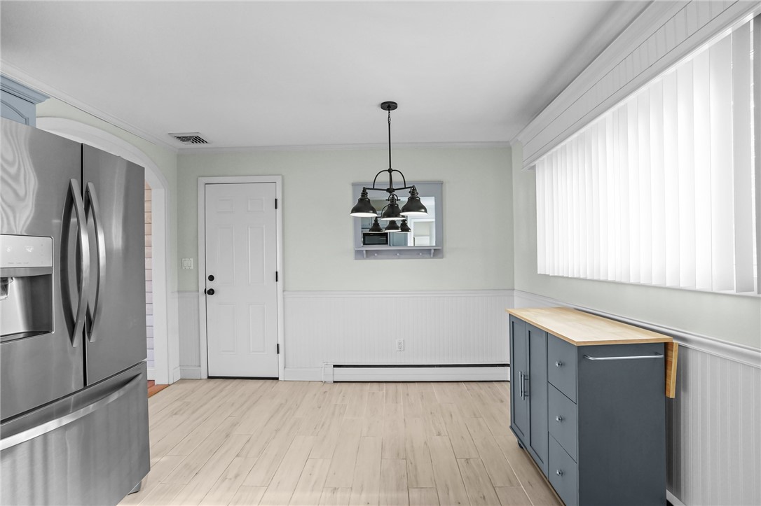 4 Phillips Avenue Middletown, RI 02842 - Photo 9 of 44