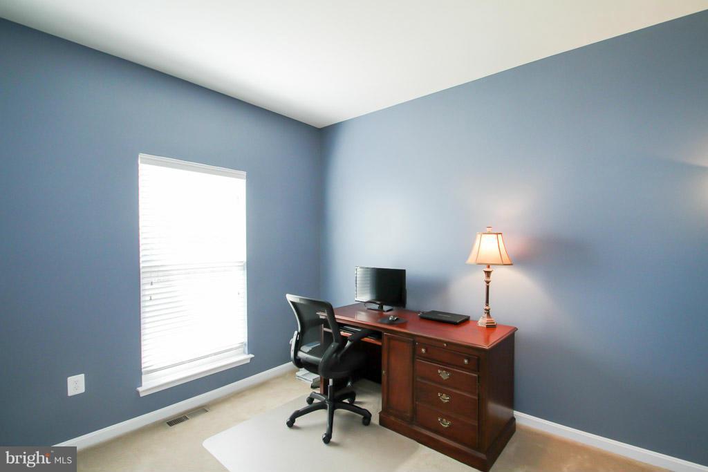 4267 Meyers Road Triangle, VA 22172 - Photo 14 of 30 Bedroom