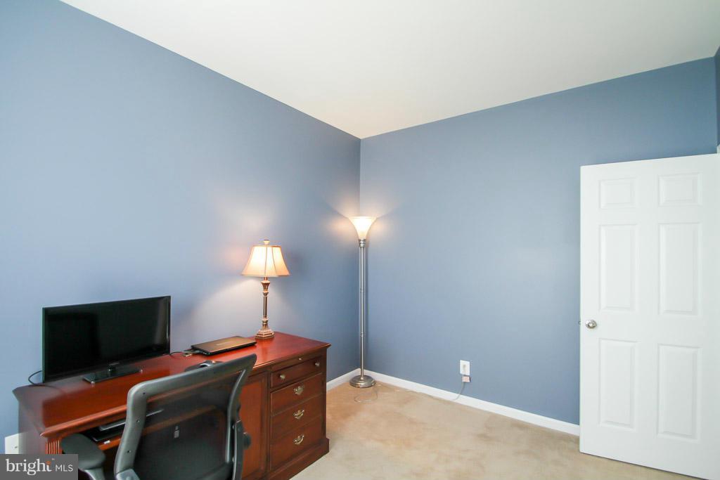 4267 Meyers Road Triangle, VA 22172 - Photo 15 of 30 Bedroom