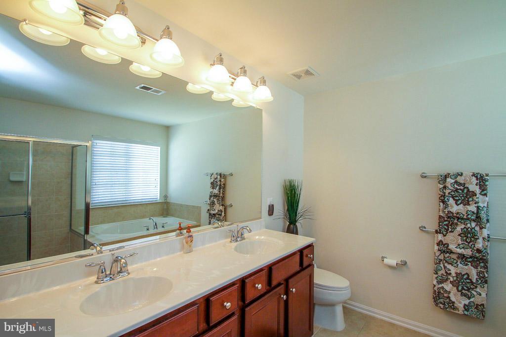 4267 Meyers Road Triangle, VA 22172 - Photo 21 of 30 Bath (Master)