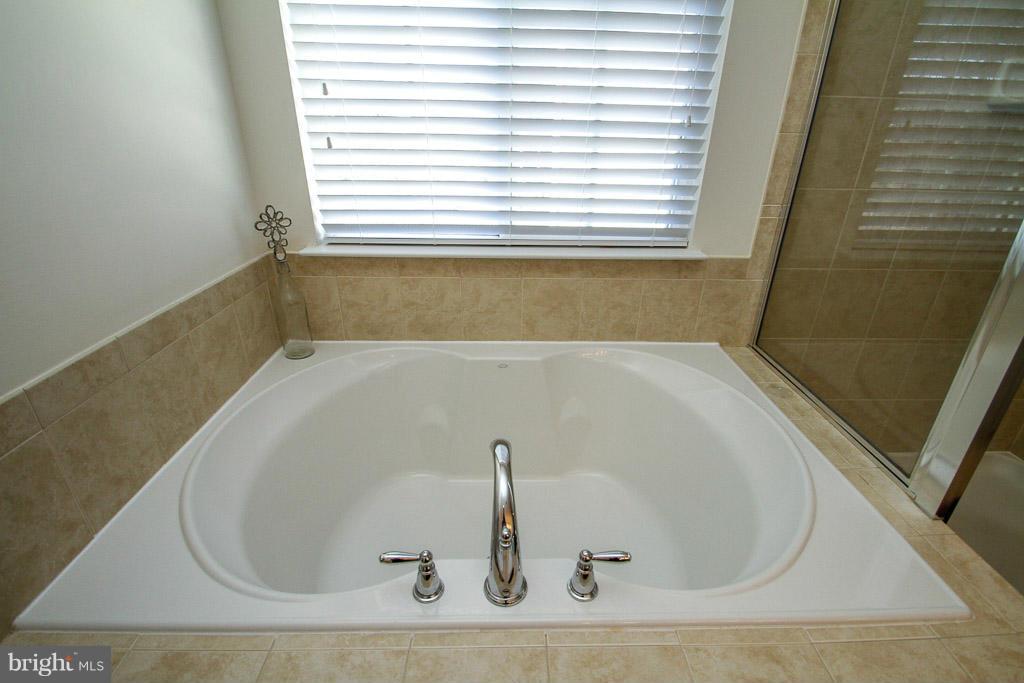 4267 Meyers Road Triangle, VA 22172 - Photo 22 of 30 Bath (Master)