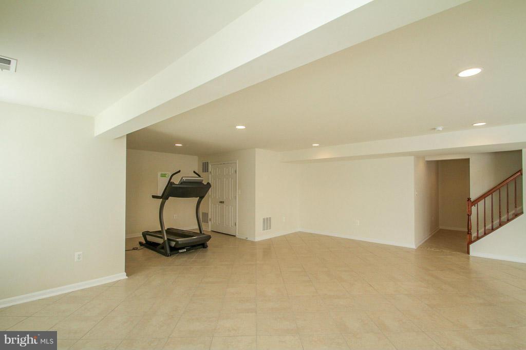 4267 Meyers Road Triangle, VA 22172 - Photo 26 of 30 Basement