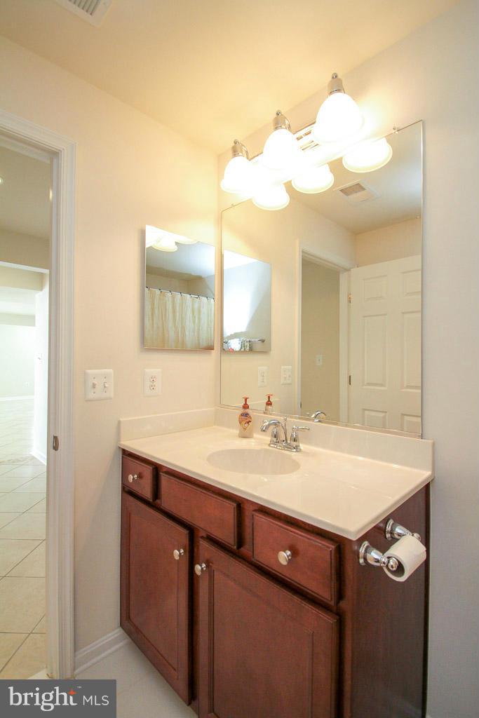 4267 Meyers Road Triangle, VA 22172 - Photo 27 of 30 Bath