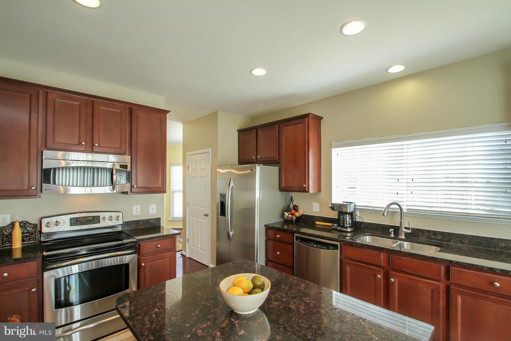 4267 Meyers Road Triangle, VA 22172 - Photo 7 of 30 Kitchen