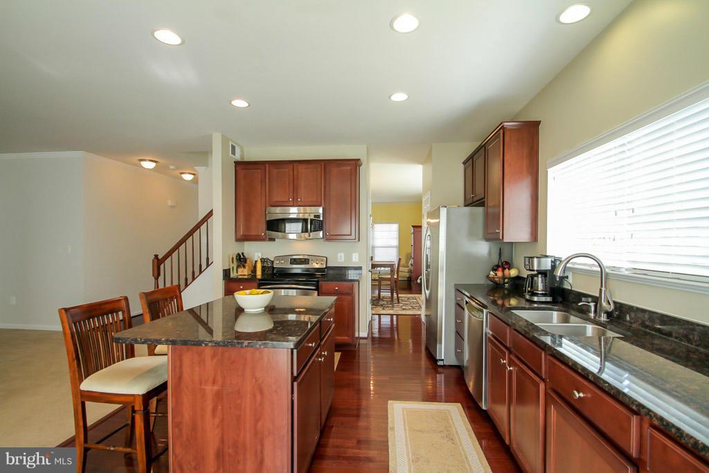 4267 Meyers Road Triangle, VA 22172 - Photo 8 of 30 Kitchen