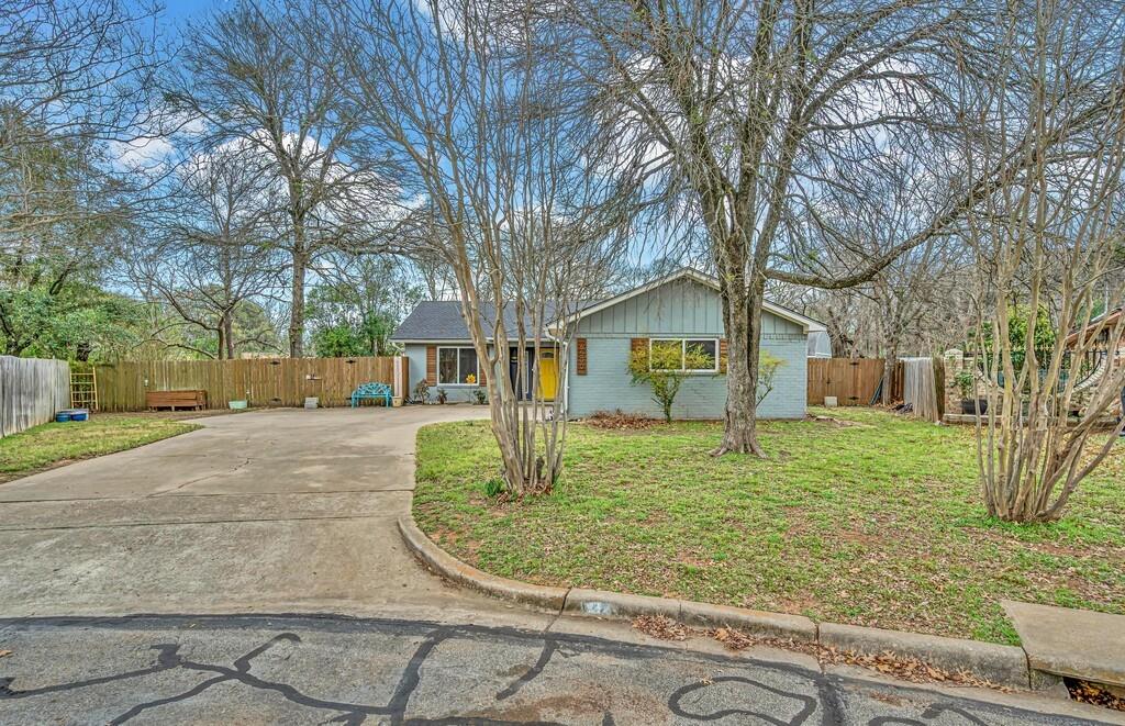 6500 Lapis Drive Waco, TX 76708 - Photo 2 of 27