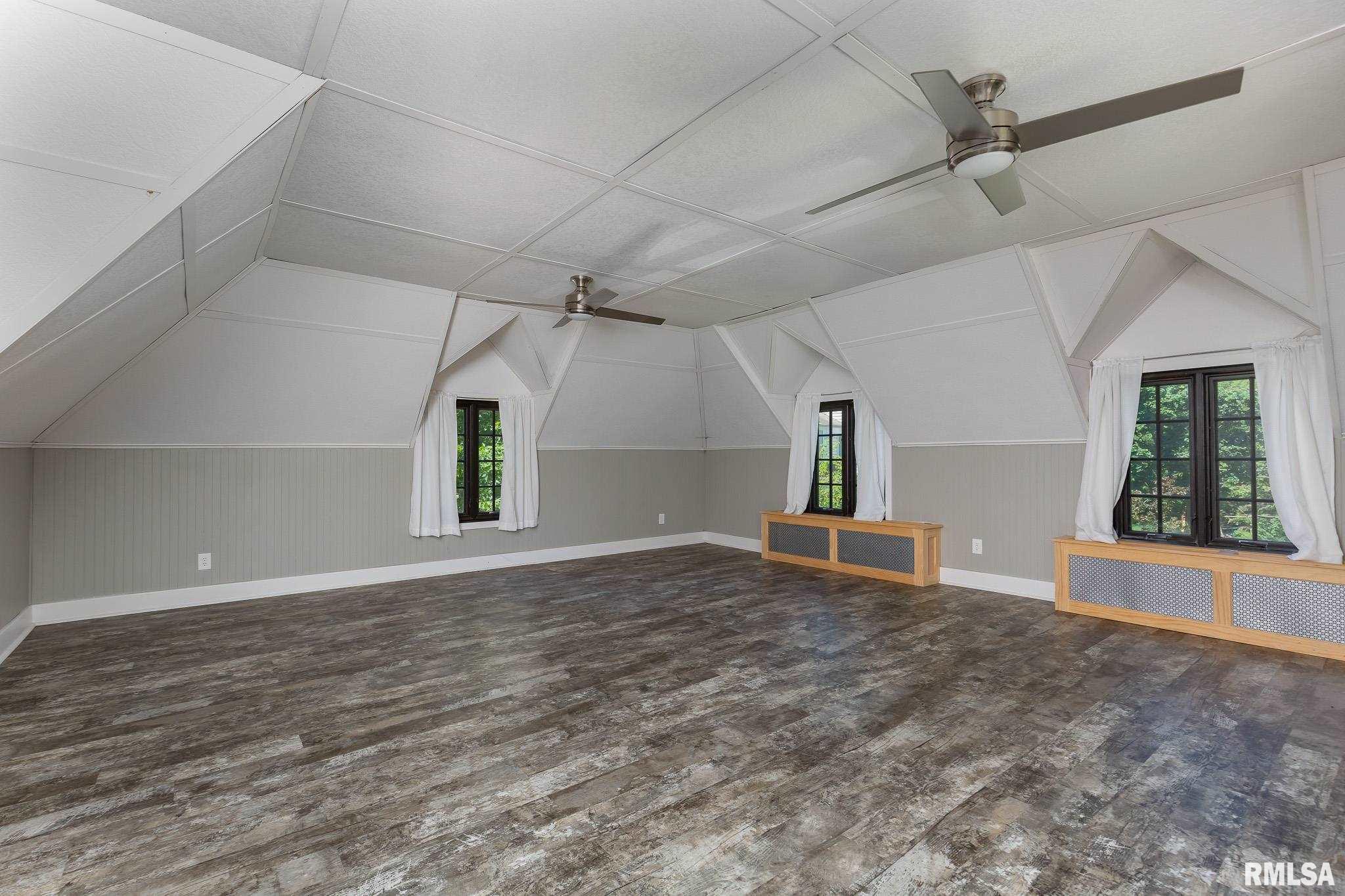 133 Forest Road Davenport, IA 52803 - Photo 23 of 31 Gallery Image 23