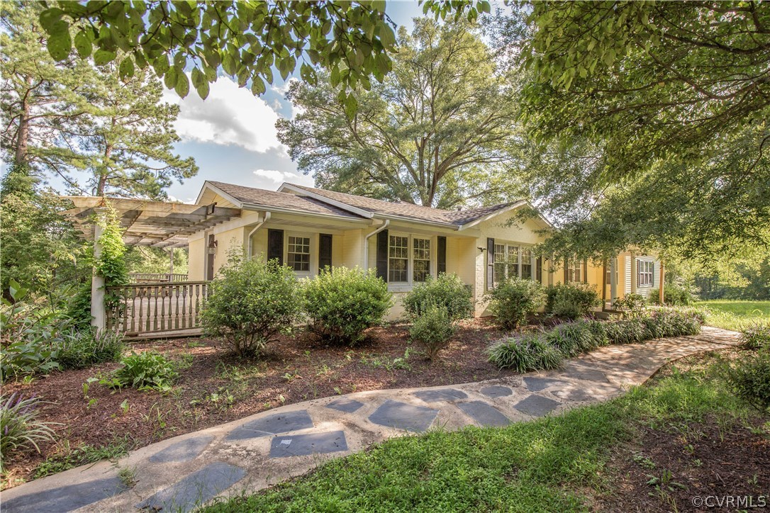 2256 Scottville Road Powhatan, VA 23139 - Photo 1 of 50 Gallery Image 1