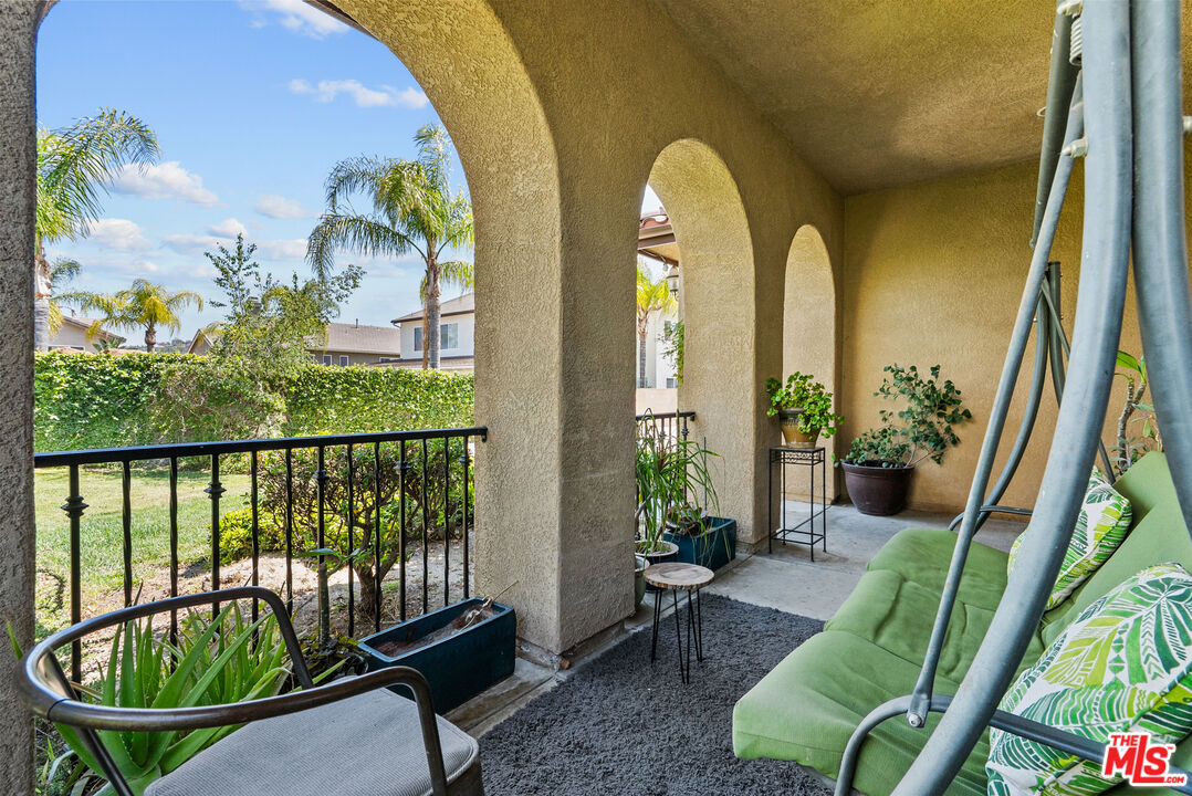 25618 Henley Way Stevenson Ranch, CA 91381 - Photo 10 of 47
