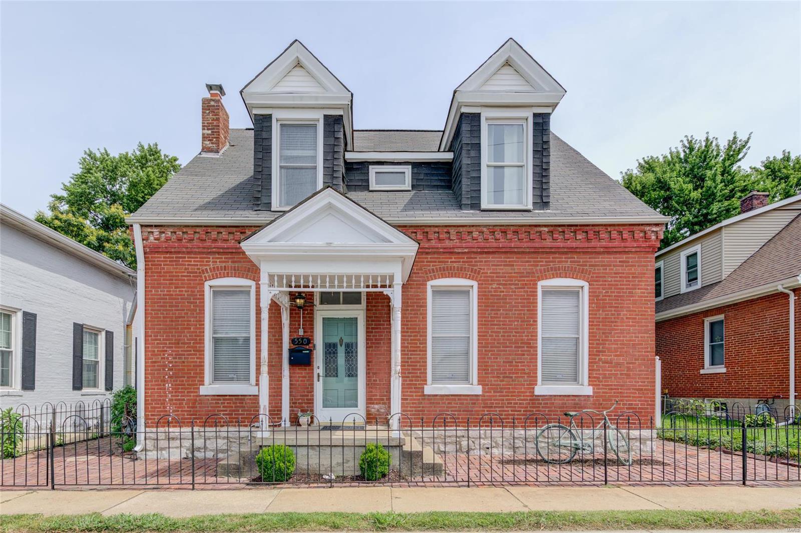 550 Madison Street St. Charles, MO 63301 - Photo 1 of 31