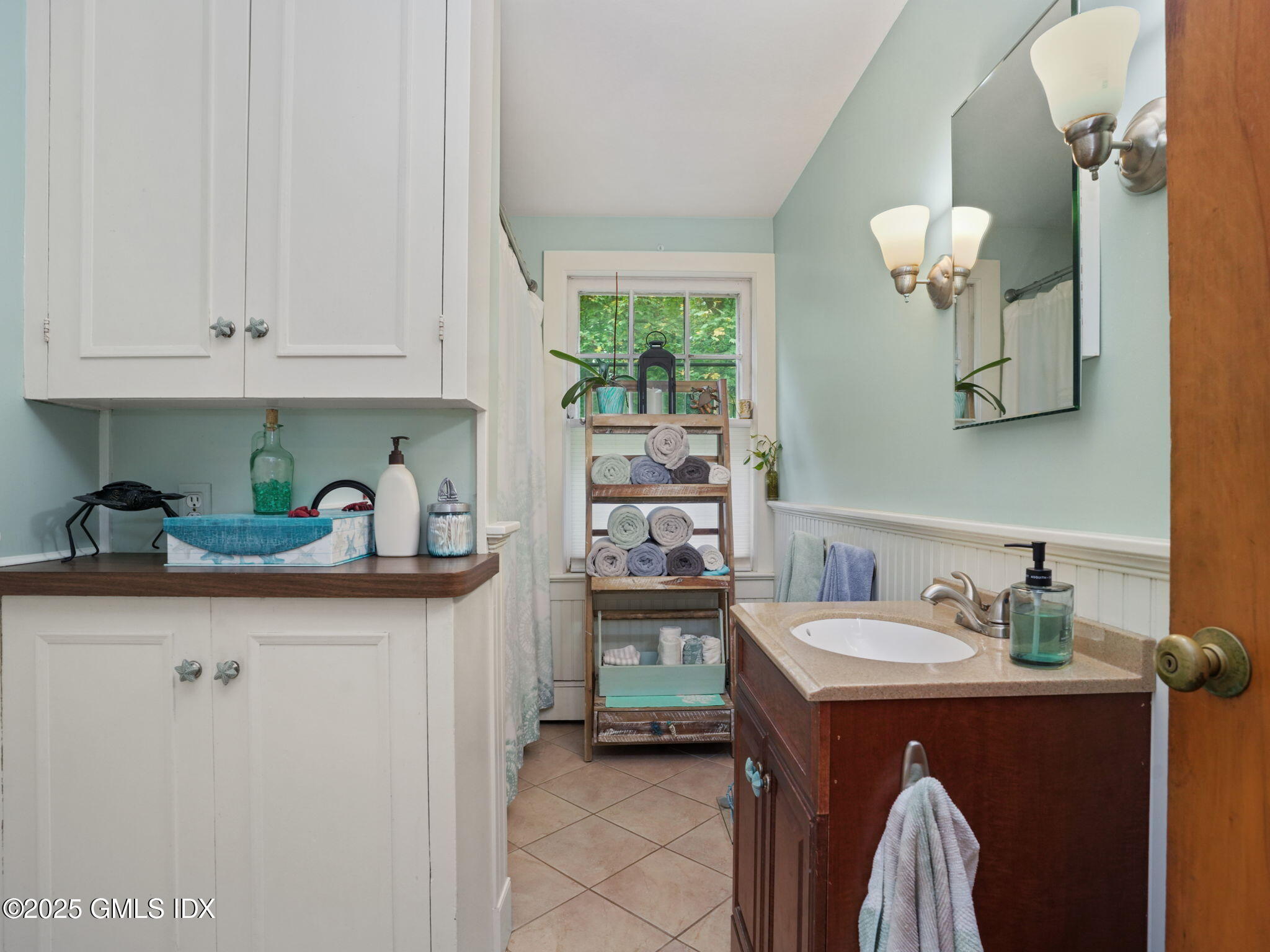39 Homestead Road Greenwich, CT 06831 - Photo 15 of 24 Bath