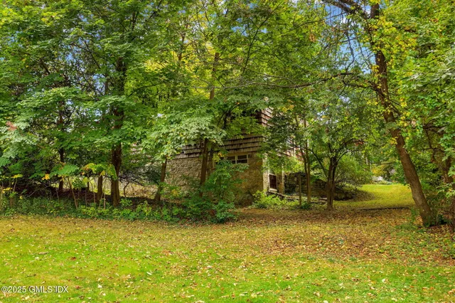 $1,375,000 | 39 Homestead Road, Greenwich, CT 06831