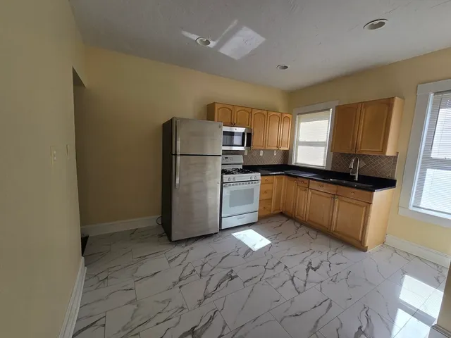 $2,900 | 349 Hollis Street, Unit 3, Framingham, MA 01702