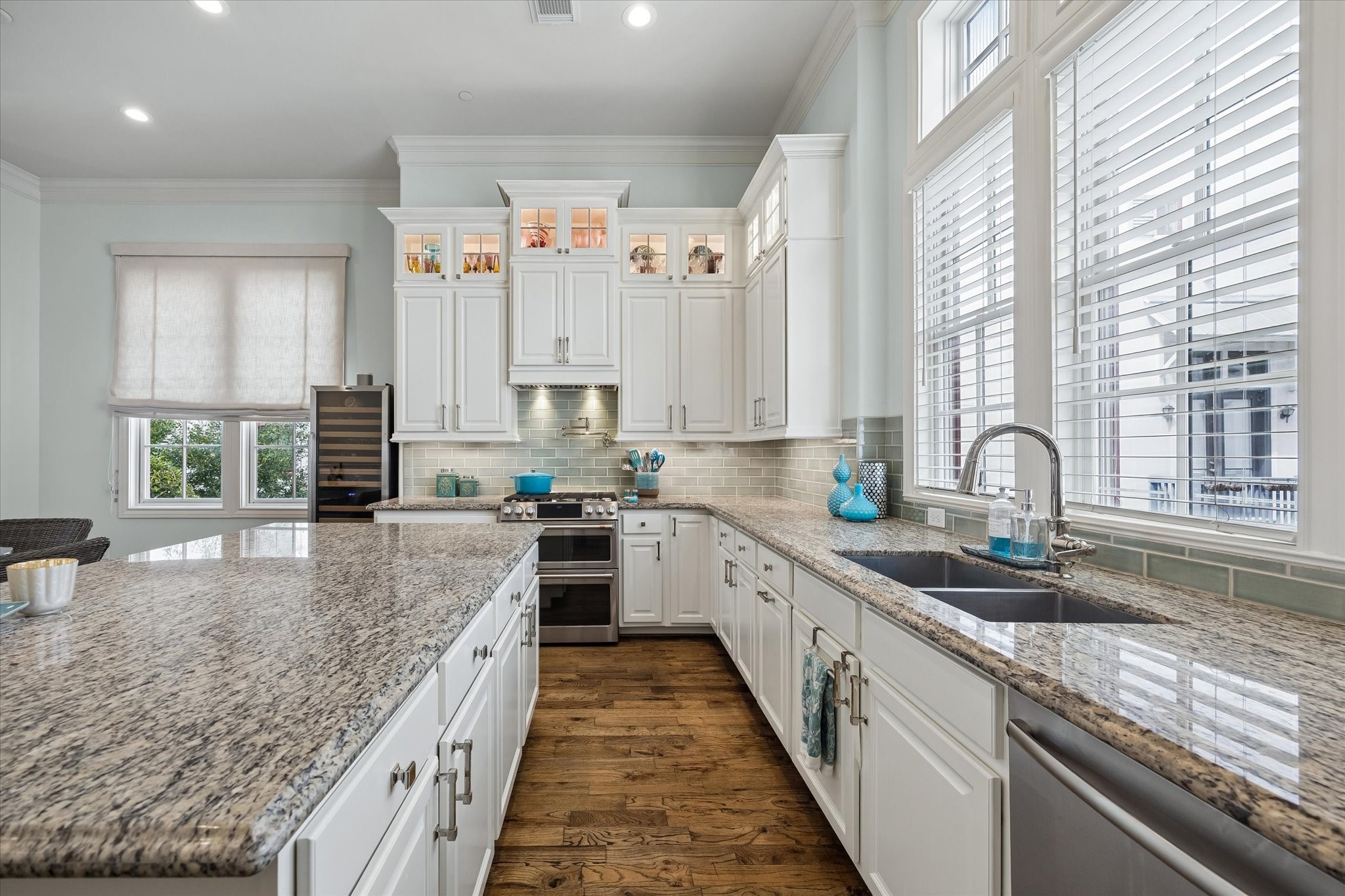 246 East 28th Street Houston, TX 77008 - Photo 3 of 27 Another view of the stunning kitchen with large island perfect for entertaining while cooking