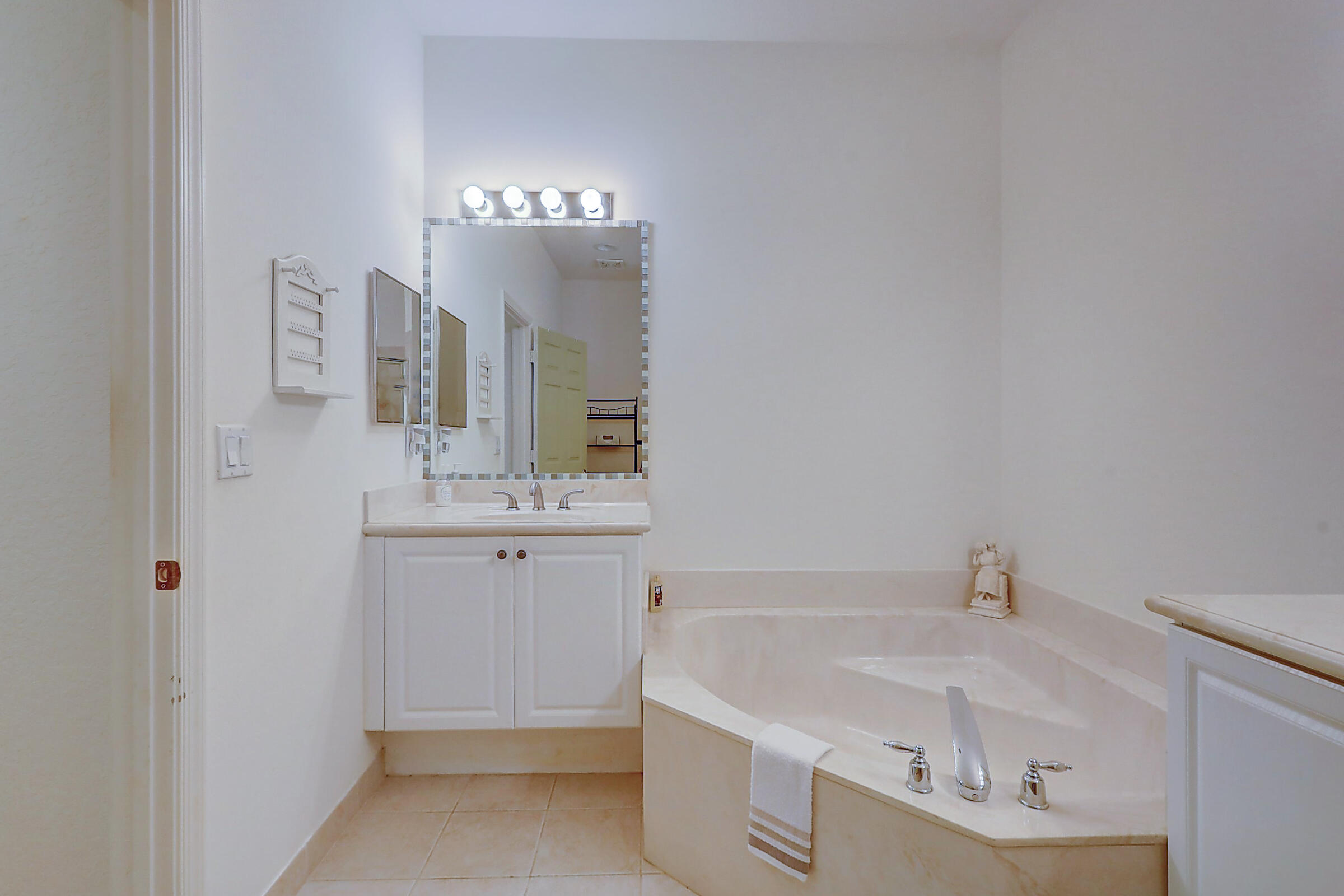 2555 Stockbridge Square Southwest Vero Beach, FL 32962 - Photo 30 of 52 3J0A10119