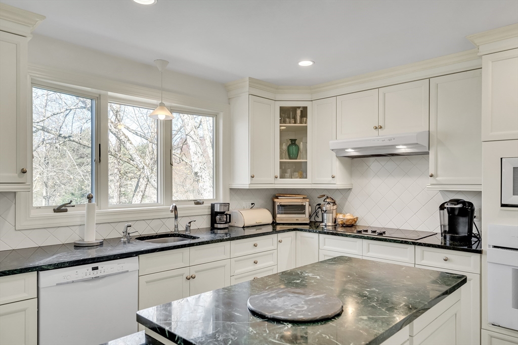 106 Grove Street Lexington, MA 02420 - Photo 9 of 42