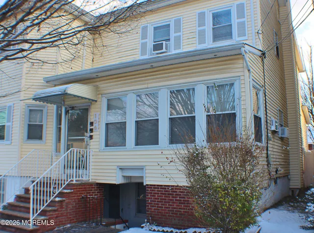 $2,150 | 106 Wallace Street, Unit B, Red Bank, NJ 07701