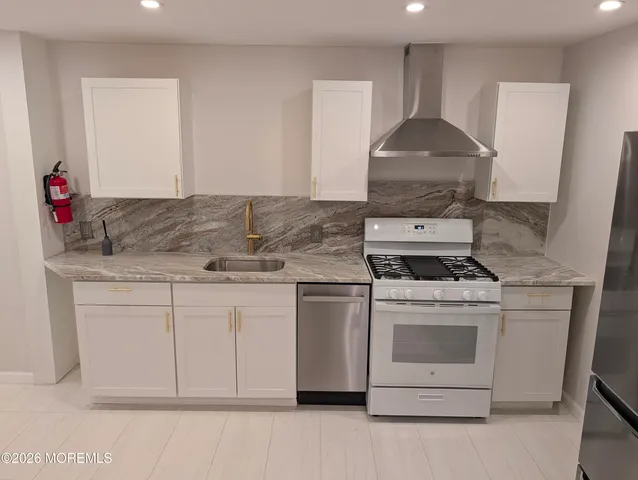 a view of utility room