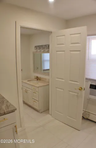 $2,150 | 106 Wallace Street, Unit B, Red Bank, NJ 07701