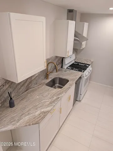 $2,150 | 106 Wallace Street, Unit B, Red Bank, NJ 07701