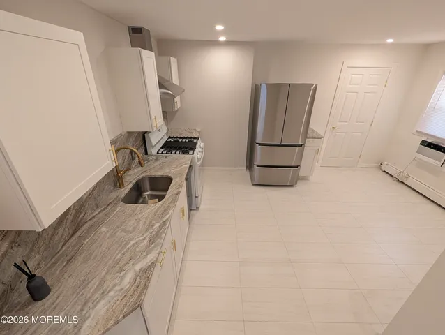 $2,150 | 106 Wallace Street, Unit B, Red Bank, NJ 07701