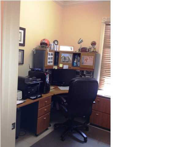 307 Inverness Cove Ridgeland, MS 39157 - Photo 7 of 23 Office/study off the kitchen.