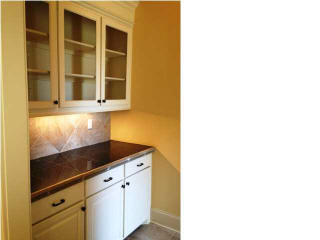 307 Inverness Cove Ridgeland, MS 39157 - Photo 8 of 23 Nice butler's pantry off the kitchen.