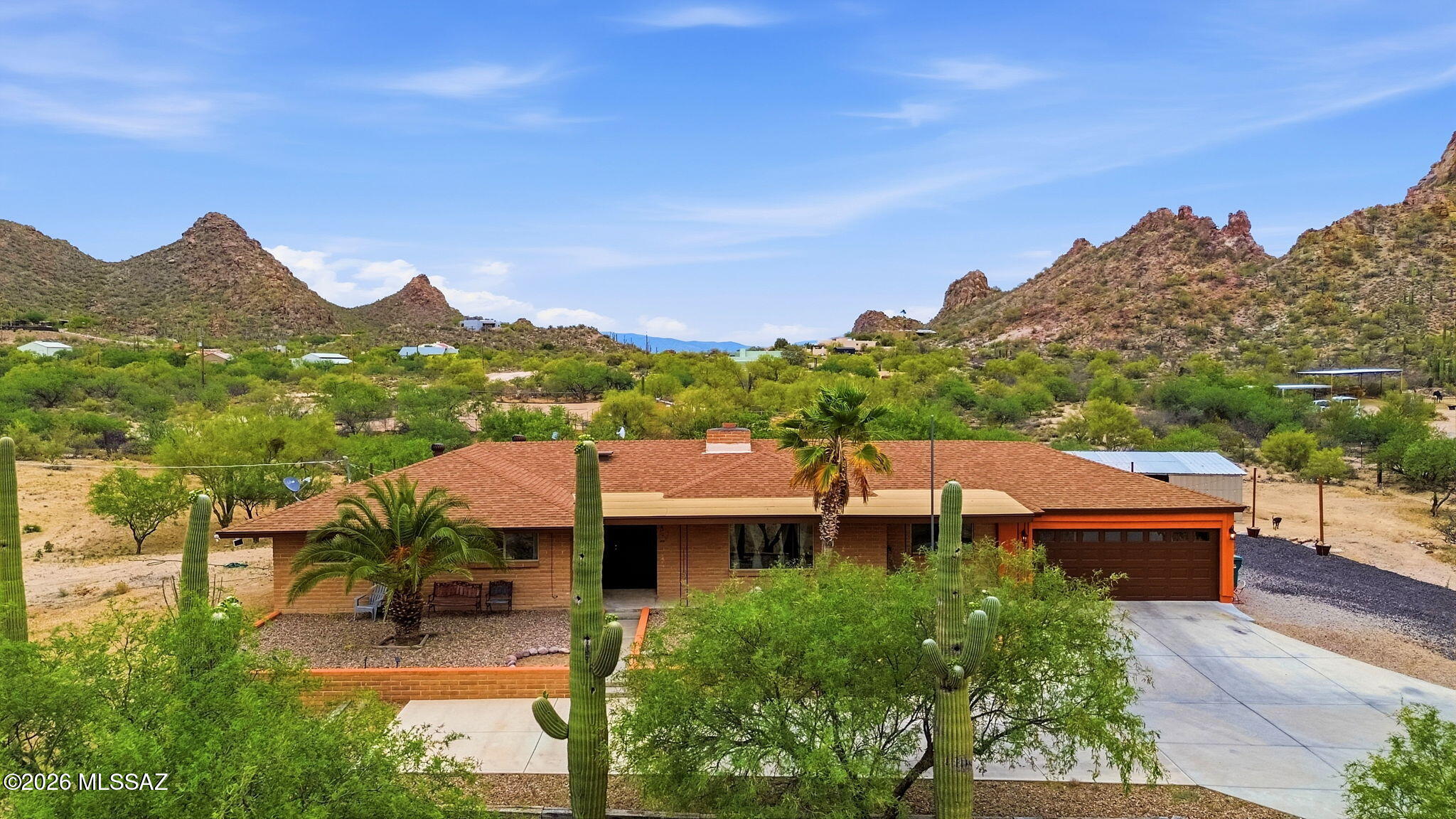 5645 South Caballo Road Tucson, AZ 85746 - Photo 2 of 43 Front of home