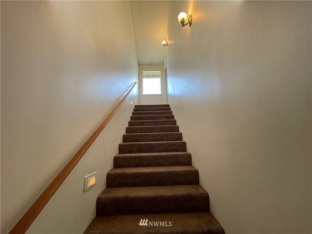 182 West Valley Road Chimacum, WA 98325 - Photo 17 of 35 a view of entryway