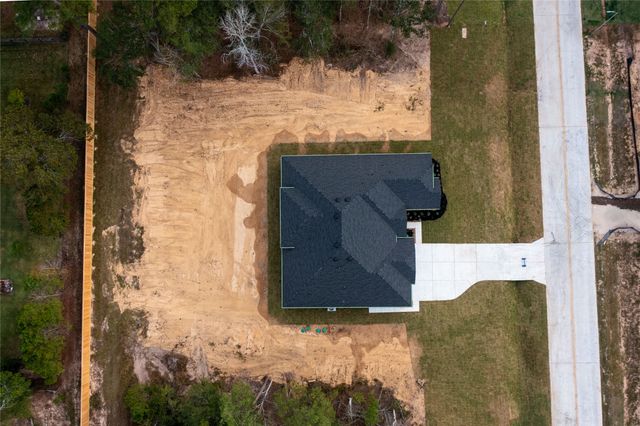 a view of roof with sitting area