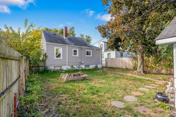 $199,900 | 3143 Parkway North Street, Hammond, IN 46323