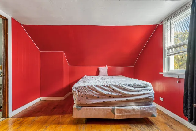 a view of livingroom with furniture