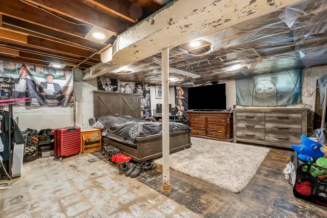 $209,900 | 3143 Parkway North Street, Hammond, IN 46323