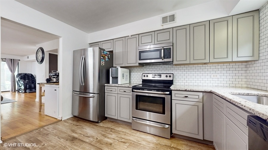 3260 Sanders Road, Unit A11 Northbrook, IL 60062 - Photo 9 of 28 Gallery Image 9
