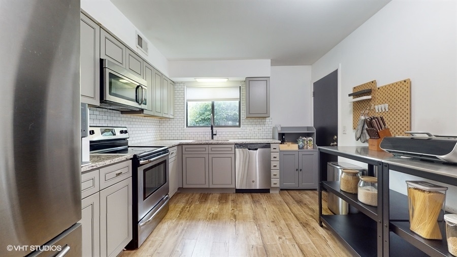 3260 Sanders Road, Unit A11 Northbrook, IL 60062 - Photo 10 of 28 Gallery Image 10