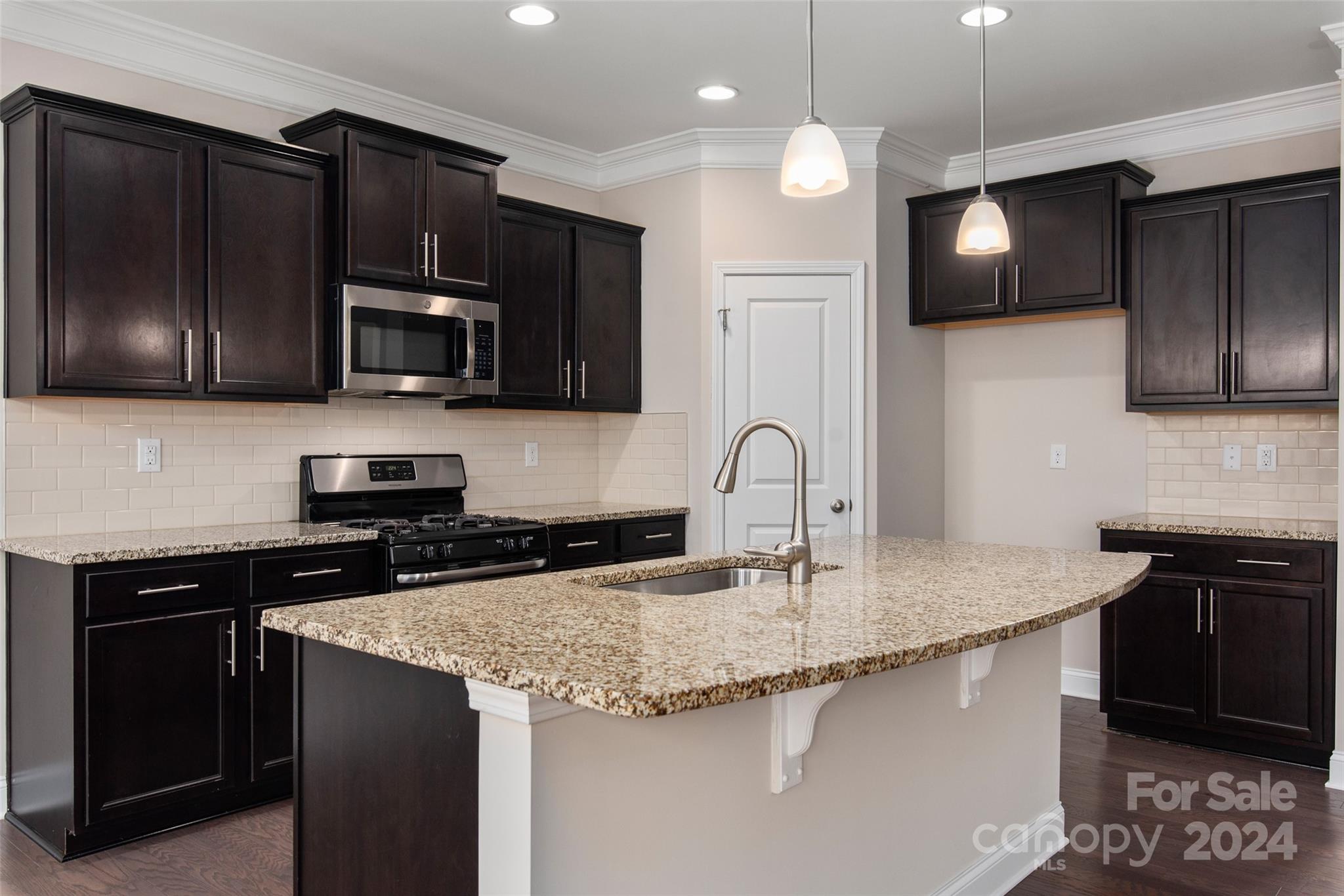 9910 Perth Moor Road Charlotte, NC 28278 - Photo 5 of 39 Gallery Image 5