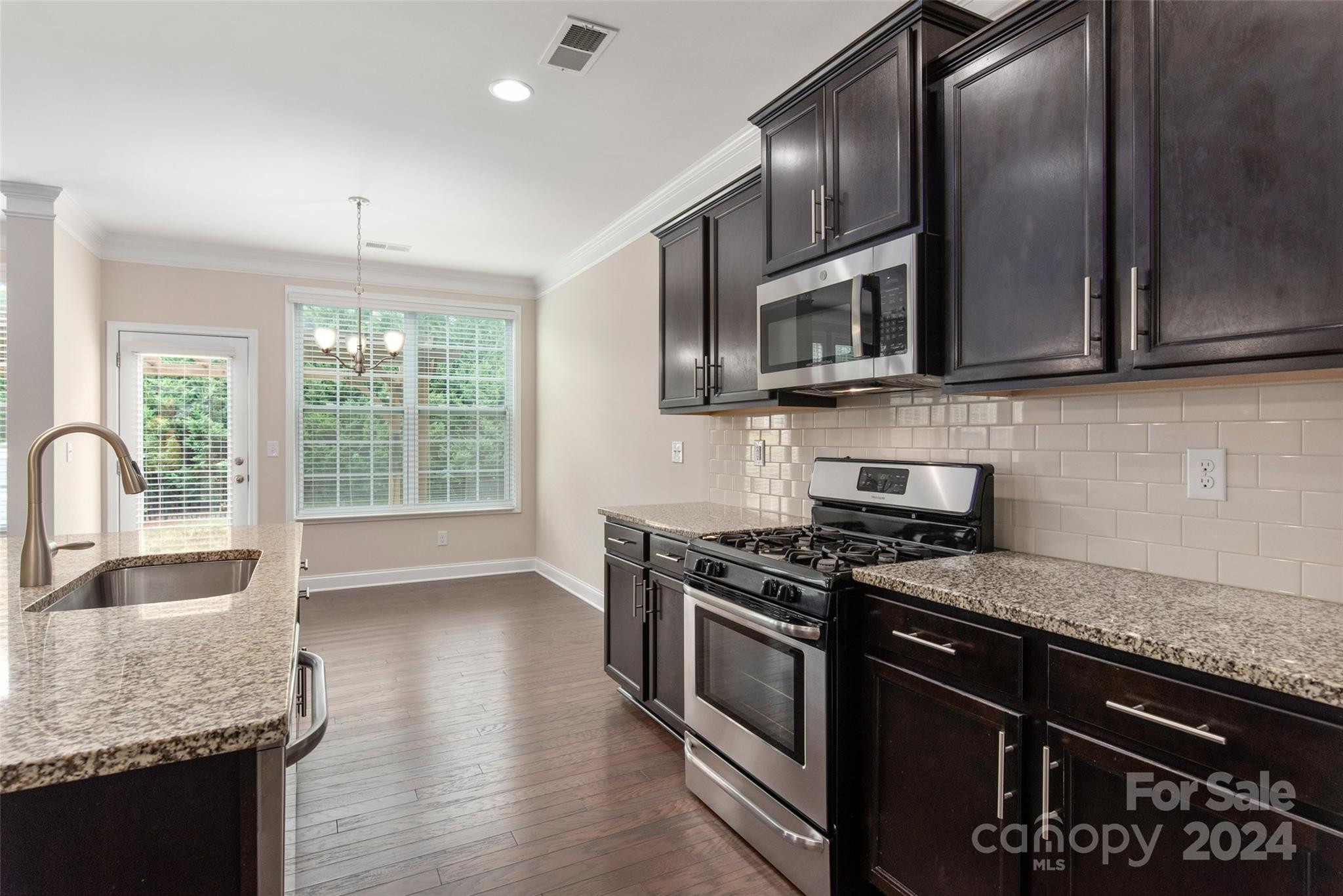 9910 Perth Moor Road Charlotte, NC 28278 - Photo 7 of 39 Gallery Image 7