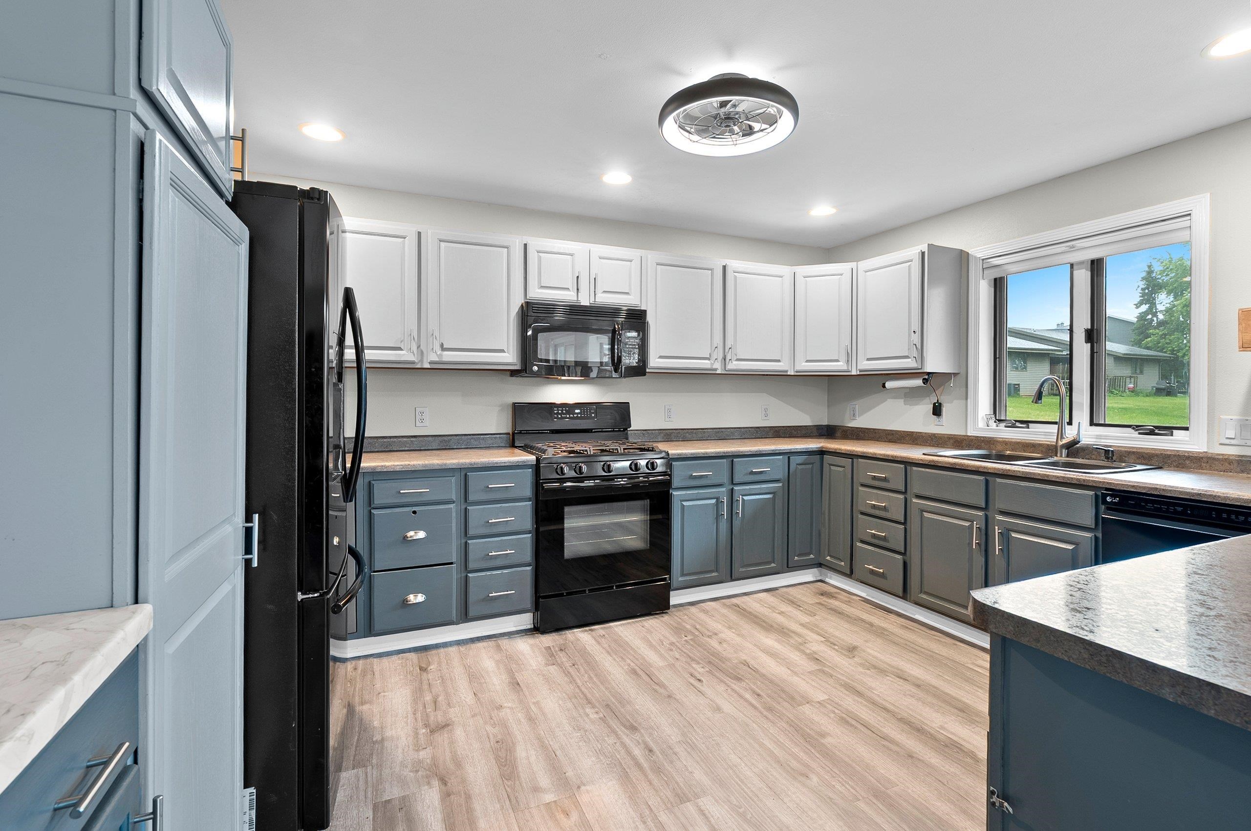 1023 West Ridgeview Drive Appleton, WI 54914 - Photo 12 of 71