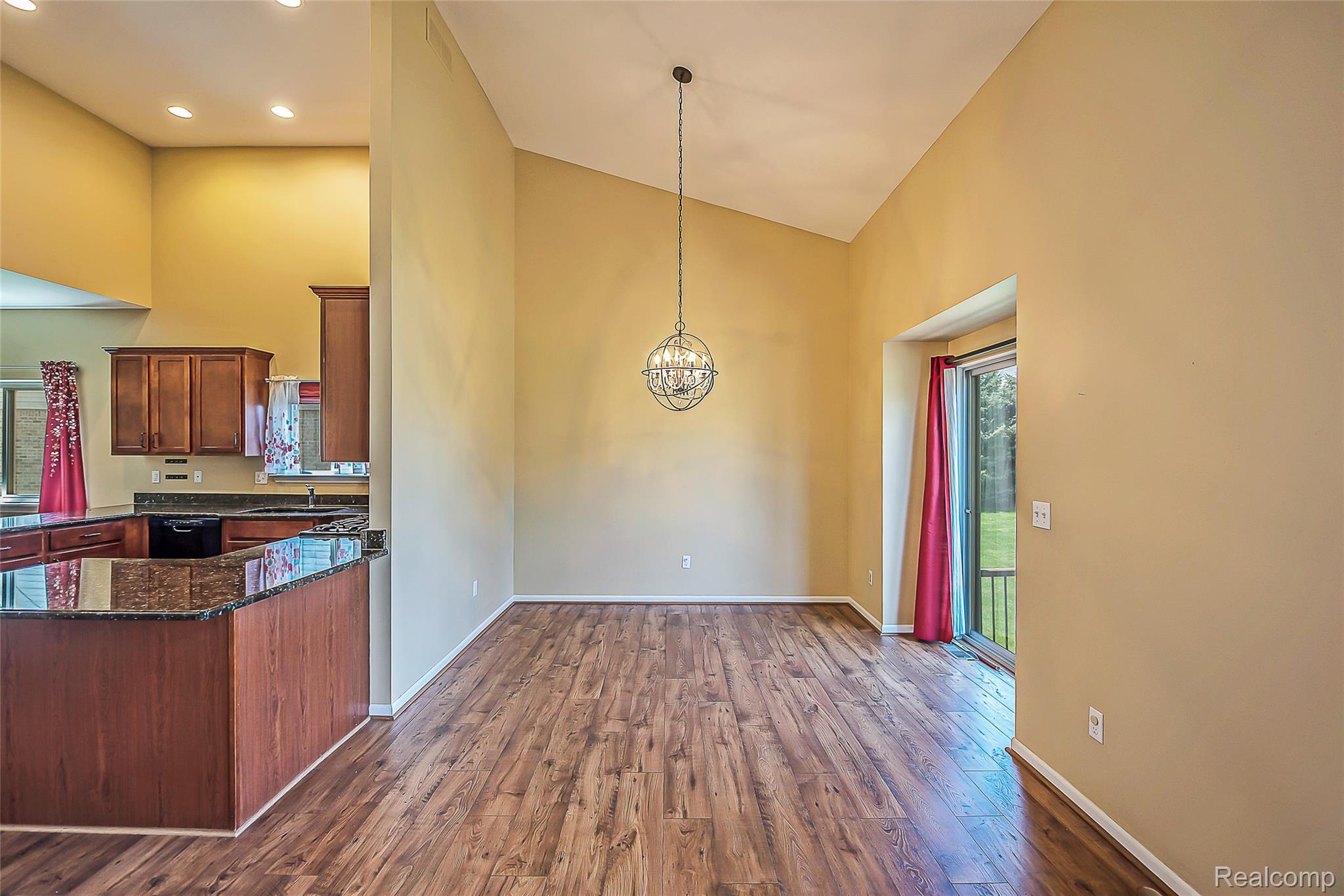 20605 Golf Ridge Circle Livonia, MI 48152 - Photo 10 of 42 Dining Room