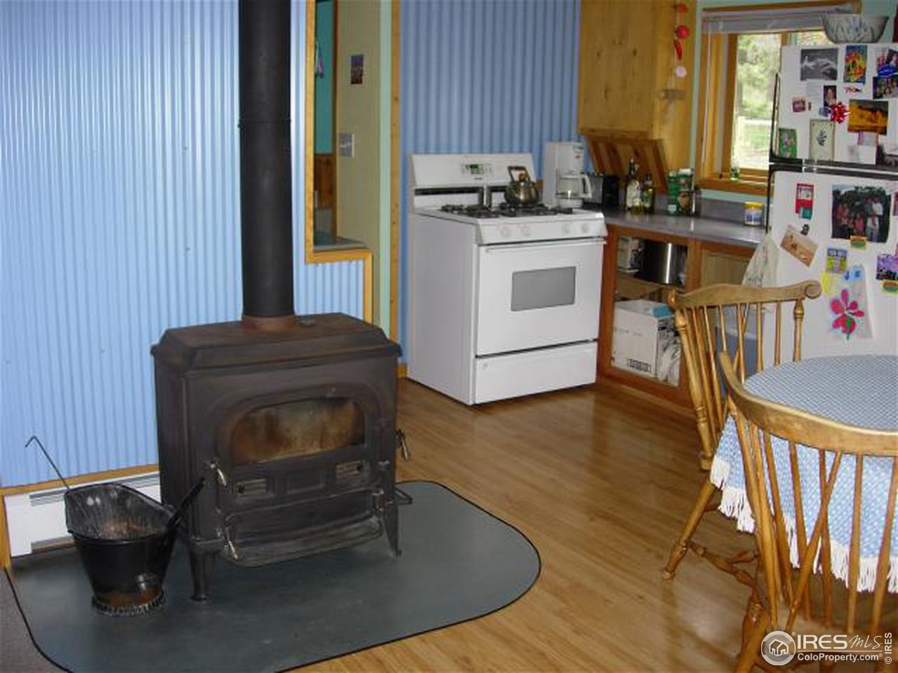 1654 Ridge Road Nederland, CO 80466 - Photo 17 of 18 a kitchen with table and chairs