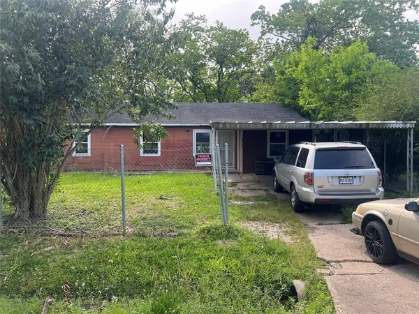 $1,600 | 10010 Cathedral Drive, Houston, TX 77051