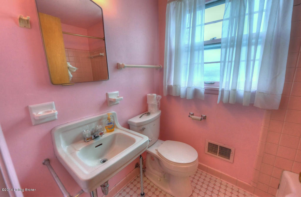 3600 Hanover Road Louisville, KY 40207 - Photo 17 of 26 3600 HANOVER RD 8