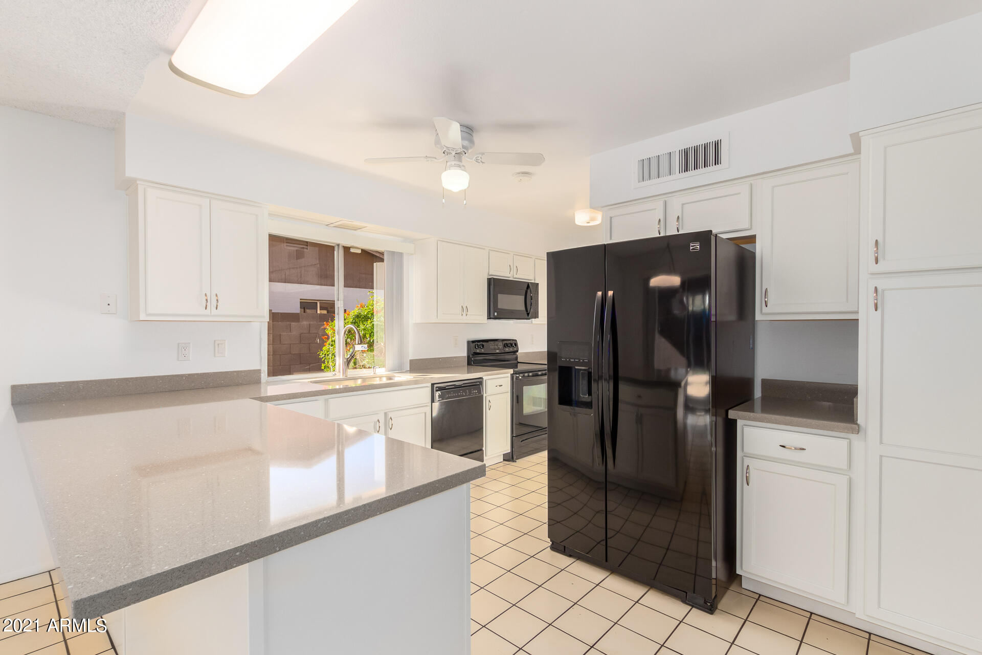 3747 West Hearn Road Phoenix, AZ 85053 - Photo 17 of 41 16