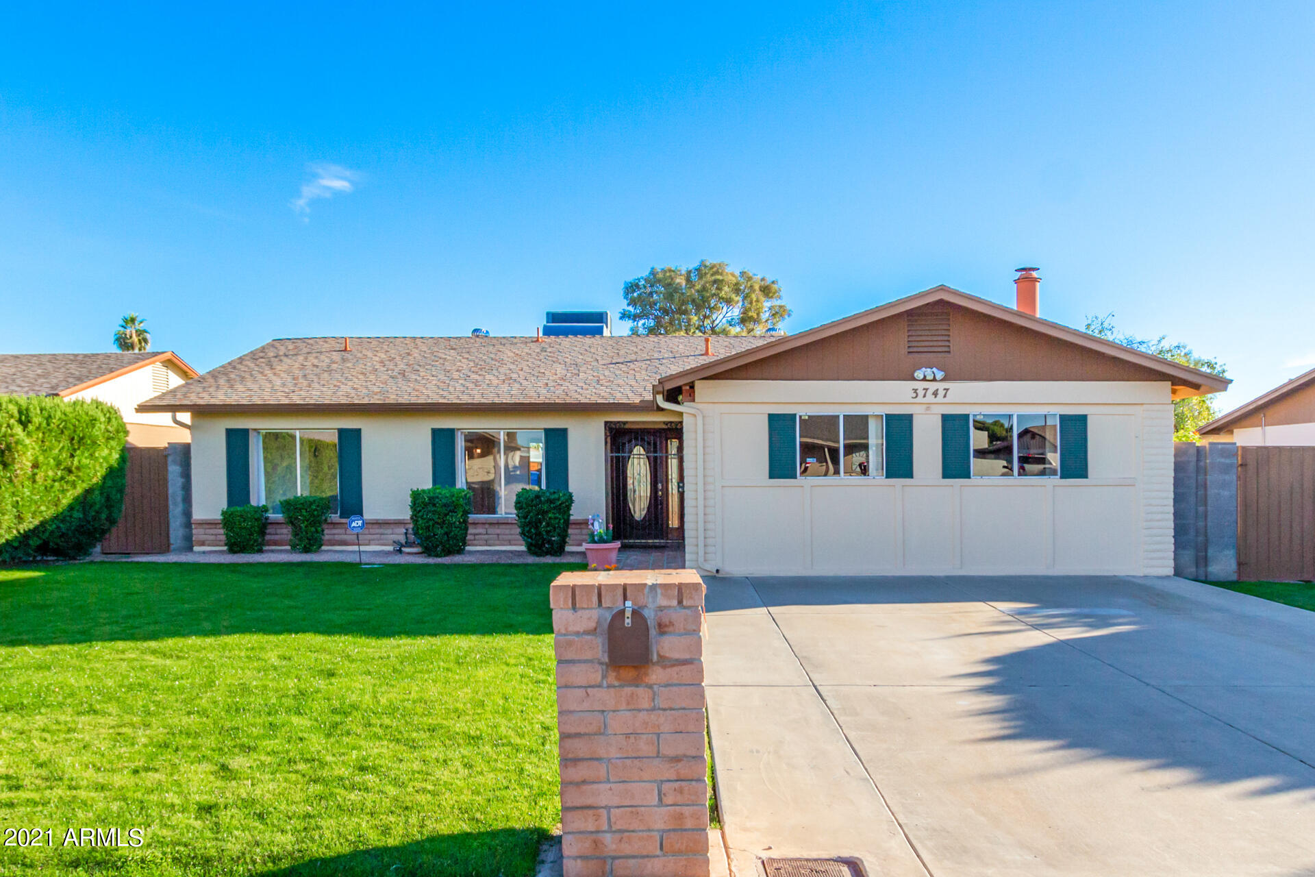 3747 West Hearn Road Phoenix, AZ 85053 - Photo 3 of 41 2