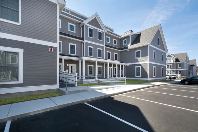 $2,995 | 50 Country Way, Unit C204, Scituate, MA 02066