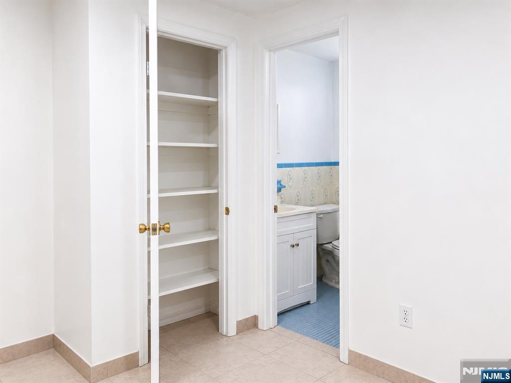 758 Norman Road Ridgefield, NJ 07657 - Photo 6 of 9