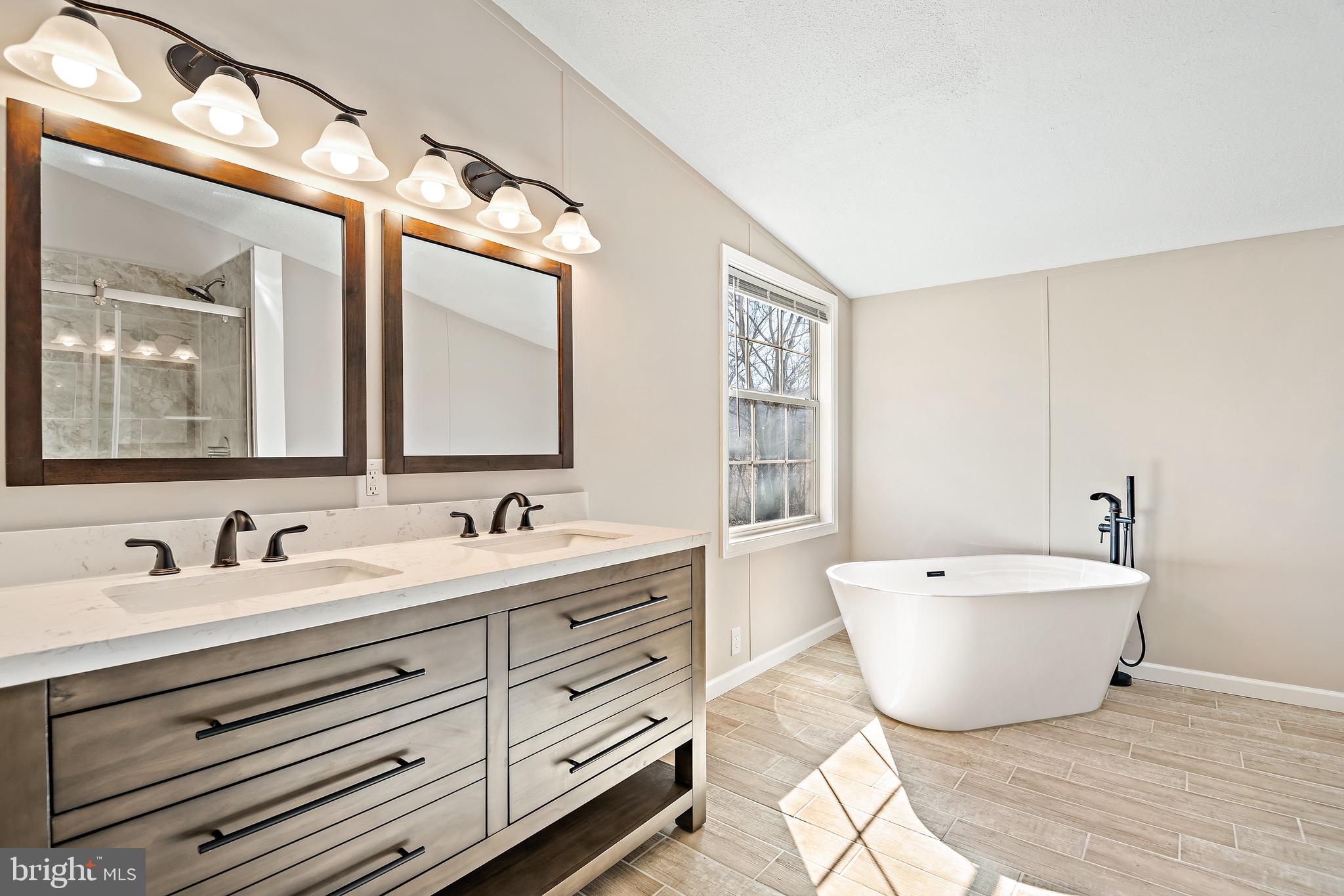 149 Creek Road Halifax, PA 17032 - Photo 3 of 37 Stunning Master Bath