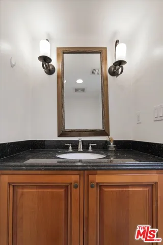 $1,300,000 | 1610 Camden Avenue, Unit 401, Los Angeles, CA 90025