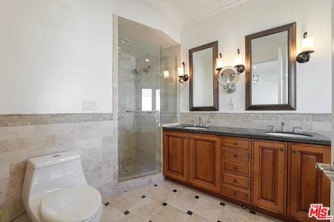 $1,300,000 | 1610 Camden Avenue, Unit 401, Los Angeles, CA 90025